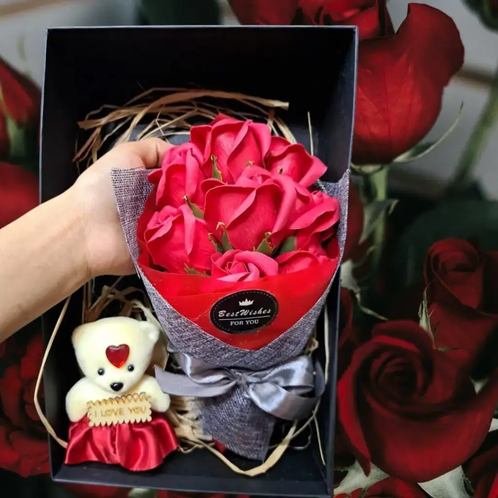 Ramo de rosas artificiales 