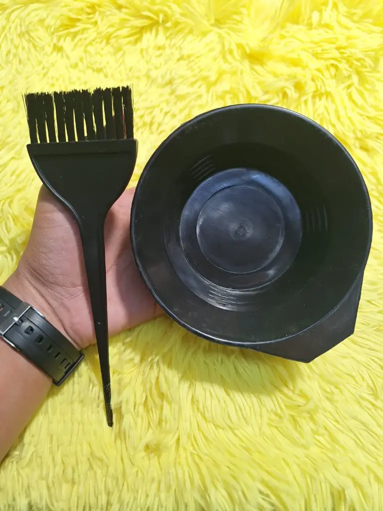 Pana con brocha para aplicar tinte
