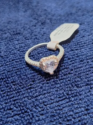 Anillo circon corazón 