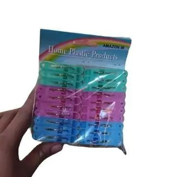 Set de 20 ganchos para ropa.
