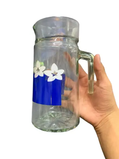 Jarra y vasos de vidrio